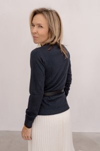 сине-дымчатый свитер из шерсти