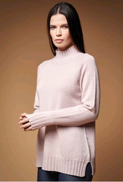 Свободный свитер нежно-розового цвета, 42